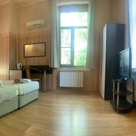 Hotel Roger's Ruse