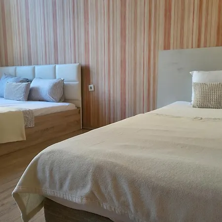 Hotel Roger's *