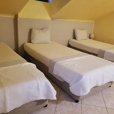 Hotel Roger's