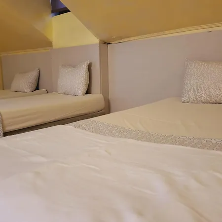 Hotel Roger's